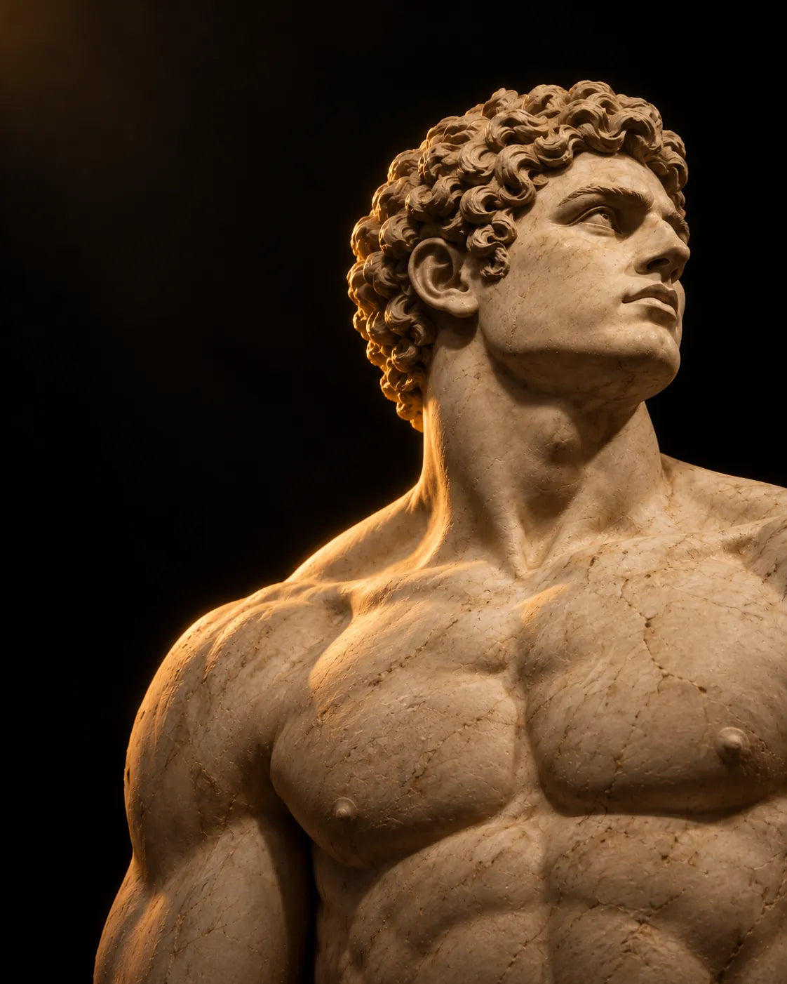 Marmorstatue eines Athleten im goldenen Licht